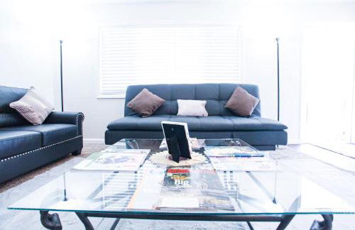 Manchester Manor at Kingston East - Foto 8