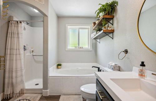 Black Hills Getaway with Hot Tub & Game Room for 18 - Foto 18