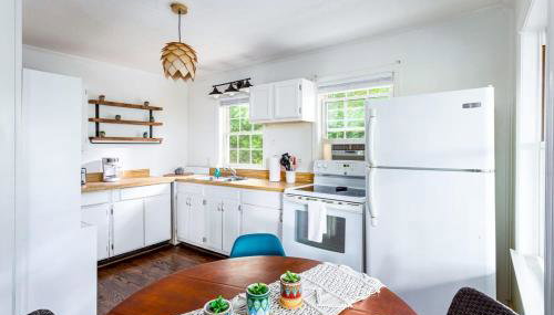 Shenandoah mountain cottage w hot tub & fire pit - Foto 3, stove, pet friendly