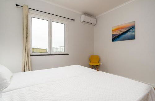 Casa Agrela by Rent2U, Lda Swimming Pool & Jacuzzi - Photo 19