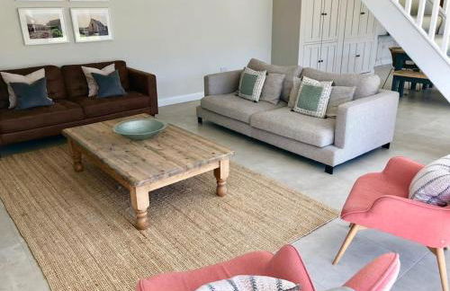 Stone Barn, contemporary barn conversion - Photo 10