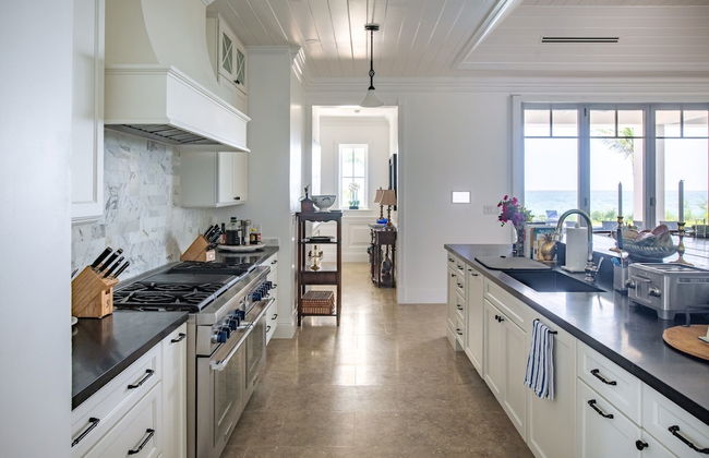 Island Haven: Oceanfront Retreat With Infinity Pool - Foto 5