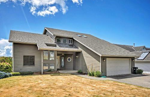 Chic Coos Bay Home with Pacific Ocean Views! - Foto 3