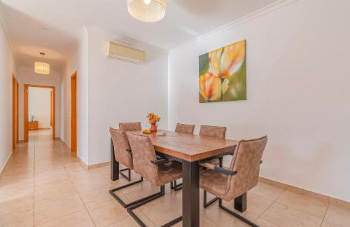 Stylish Apartment - Steps from Marina, Center & Beach - Foto 7