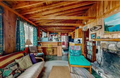 2BR Lakefront Cabin with Fireplace, Lake Views, Dock - Foto 5