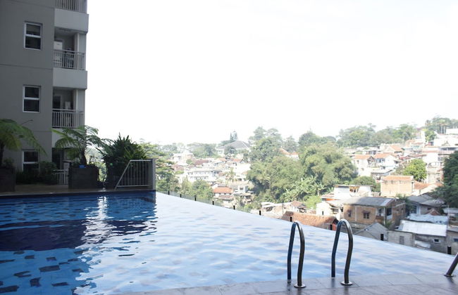 Direct Access to Pool 2BR Apartment at Parahyangan Residence - Foto 37