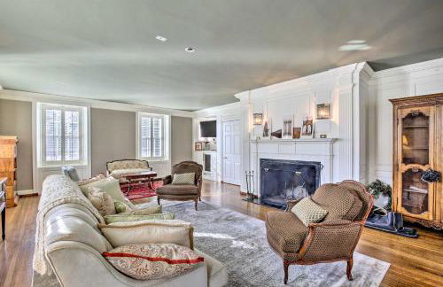 Spacious Estate with Courtyard 2 Miles to Downtown! - Foto 2