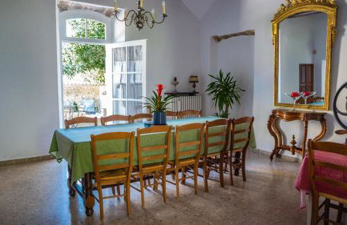 Stunning farmhouse with heated private pool in Provence - Photo 8