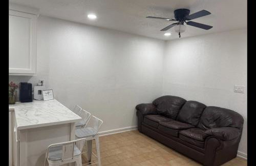 Cozy 2BR Near Downtown & Border - Foto 2