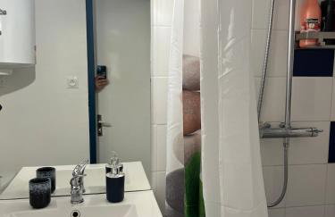 2 bedroom apartment, sleeps 4 - Photo 2