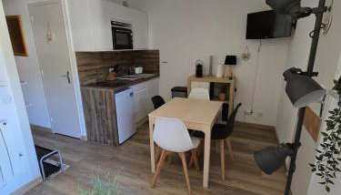 Appartement chaleureux - Photo 5, stove