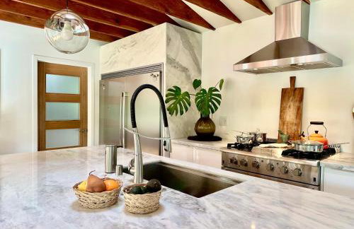 Spacious Resort Getaway @ Echo Park Ranch - Luxury indoor/ outdoor home steps from Sunset Blvd, Echo Park Lake, Dodgers Stadium - Foto 11