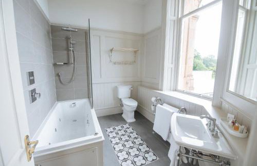 Cornhill Castle - Photo 13