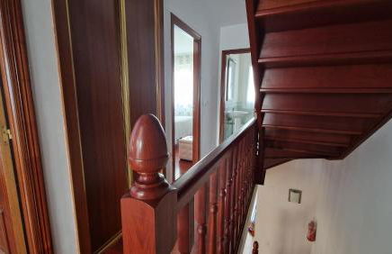 Chalet Adosado con jardín - Foto 5