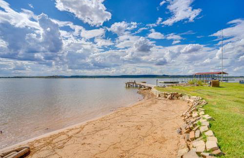 Lakefront Graford Home with Fire Pit and Private Dock! - Foto 43