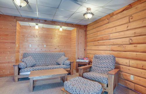 Rhinelander Waterfront Cabin with Deck and Fire Pit! - Foto 19