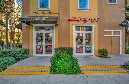 2BR Fireworks View with Pool & Spa 5 Minutes to Disney - Foto 73