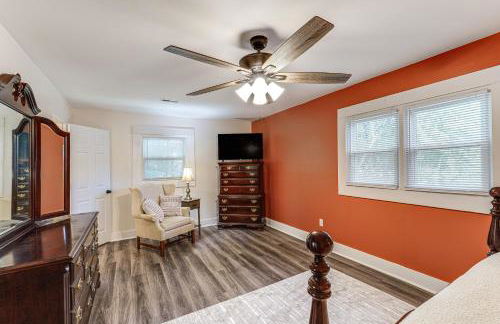 Small-Town Charm and Local Dining Home in Burgaw! - Foto 11