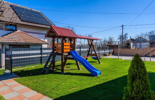 Timber Cottage With Pool - Happy Rentals - Foto 10