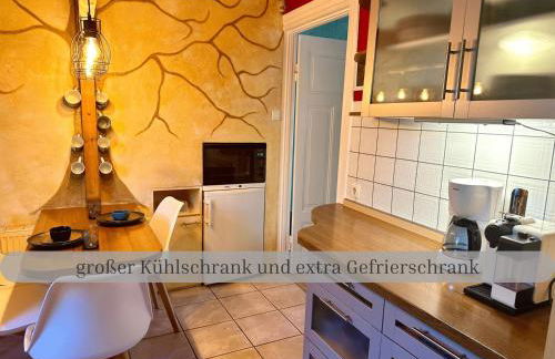 Lodge of Africa - einzigartige Themenzimmer, eingezäunten Garten, Sauna, Whirlpool & Kamin, Hunde willkommen, Gasgrill, voll ausgestattete Küche, großer Essbereich, Hamburg & Stade in der Nähe - Photo 9