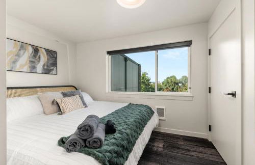 2BR Apartment in DT with Parking - Foto 26