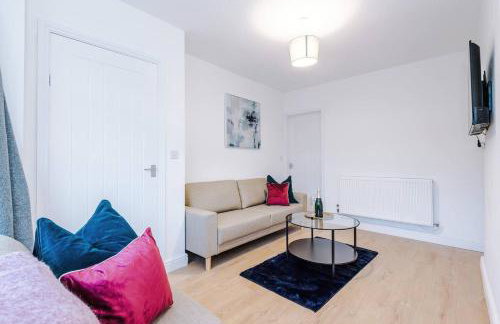Comfy 3-BR Wirral Home | Free Parking & Wi-Fi - Foto 55