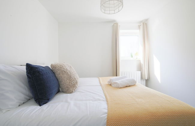 2 Bed Apartment Overlooking Water - Foto 7