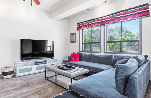 Home is Where the Arch is - Across from UGA - Photo 12