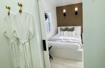 CasaMia Private Studio Near Wynwood & Design District w Free Parking & Bikes - Photo 5