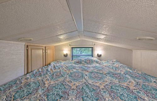 Middle Bass Island Escape Resort Pool and Bar! - Foto 13