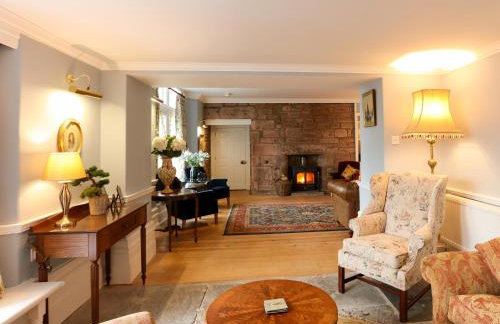 Ridge Hall - Photo 11