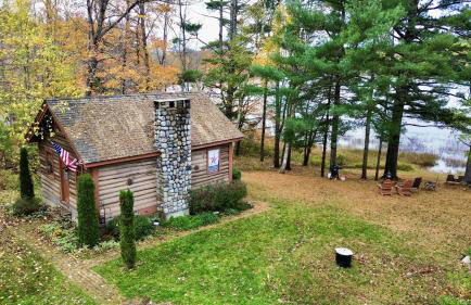 Authentic Maine Log CabinLakefrontKayaksPets - Foto 8