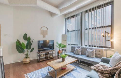 Sleeps 4! 2BR, Gym, Paid Parking, Close to Major Attractions - Foto 11