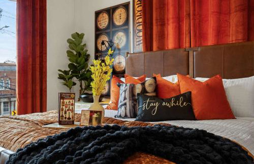 Bourbon-themed home w arcade & hot tub for groups - Foto 61