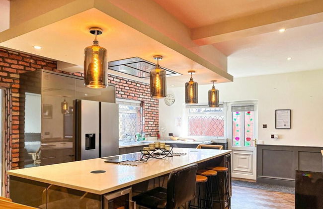 Beautiful Detached Villa - Jacuzzi Bath - Parking - Foto 39