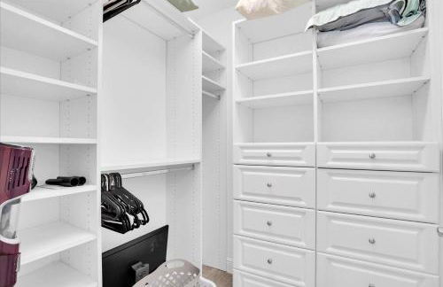 Latitude Adjustment Penthouse by Coastal Chic - Foto 18