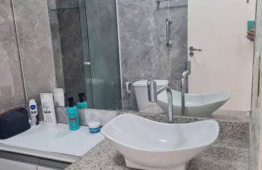 Apto 2 ambientes 1 quarto e a sala Cond Reserva do Sahy - Foto 60