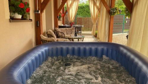 Dom Wakacyjny Gajówka z ogrodem i jacuzzi na wyłączność - Photo 1