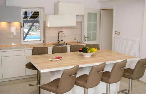 Villa Gabriel - Three Bedroom Villa with Outdoor Pool - Foto 2