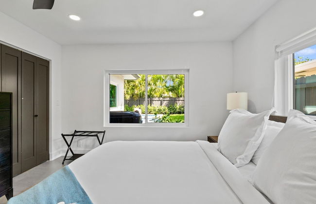 Stunning Poolside Luxury Retreat - Foto 9