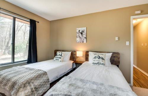 Serene Pocono Pines Home 2 Mi to Lake Naomi Beach - Foto 16