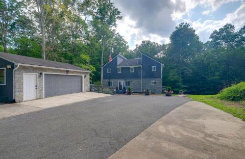 Spacious and Serene Lake Ridge Retreat with Game Room! - Foto 40