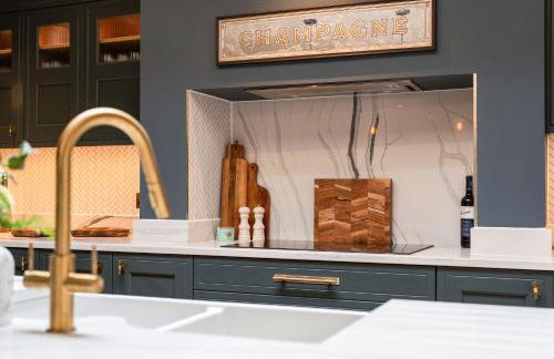 St James Cottage - Luxurious Dorset Escape in Idyllic Milton Abbas - Photo 43