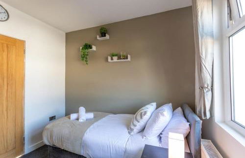 Brand New 5 Bed Home With Snooker Table, Wolverhampton - Foto 20