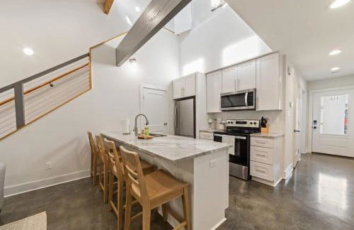 Modern King Bed Patio Central Lafayette - Foto 4