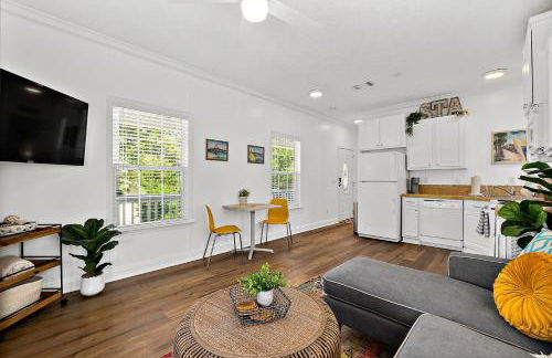 Treetop Cottage - 3 blocks from Historic District - Foto 11