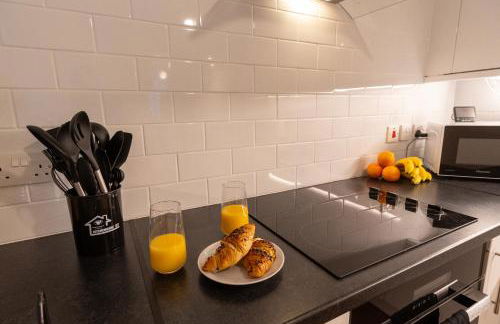 Stylish Gateway-2 bedroom house -5 minutes from the beach - Foto 3