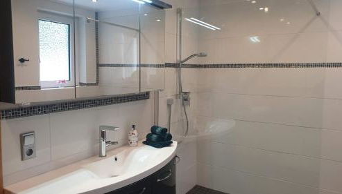 FeWo Frühling in der Villa Waldrand mit großem Garten - Foto 5, Shower