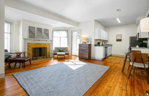 Cozy Victorian Studio Steps from Cleveland Clinic - Foto 2