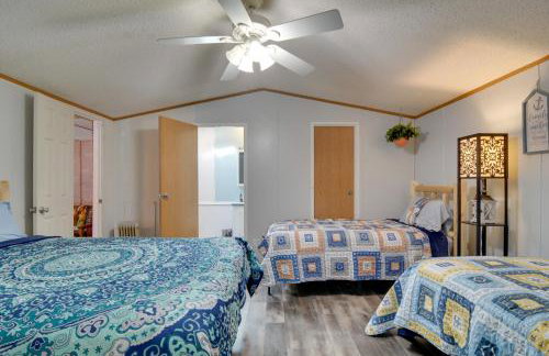 Houghton Lake Area Home with Fire Pit and Yard! - Foto 18